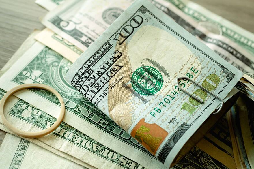 DOLAR
